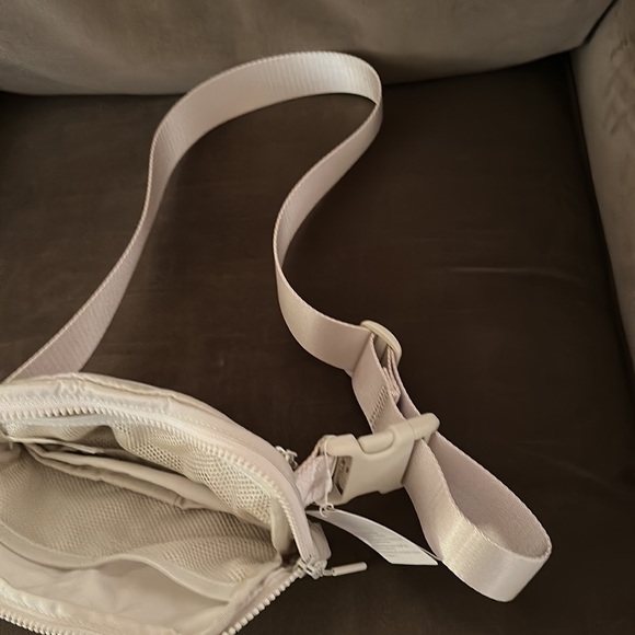 Lululemon everywhere belt bag white opal. Original design. Brand new with tags. - Picture 7 of 7